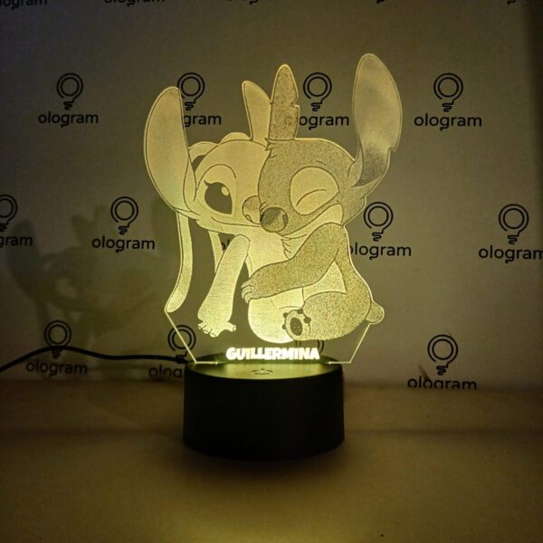 Stitch y Angela