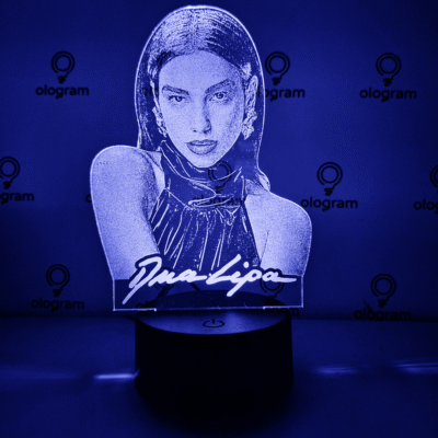 dua-lipa-azul Dua Lipa