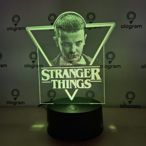 elven-triangulo-amarillo Eleven (Stranger Things - v.1)