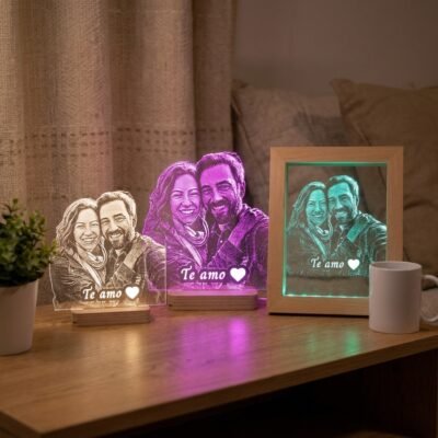 Lámpara personalizada con foto en tres modelos: Clásica, Especial con luz RGB y Cuadro con marco de madera